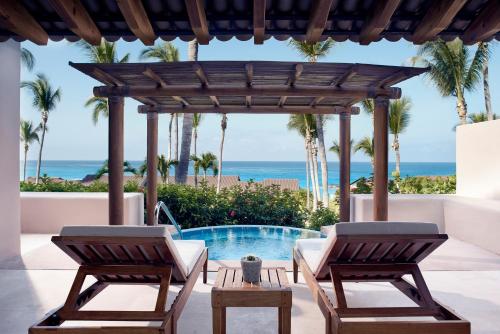 Oceanfront Plunge Pool Suite 