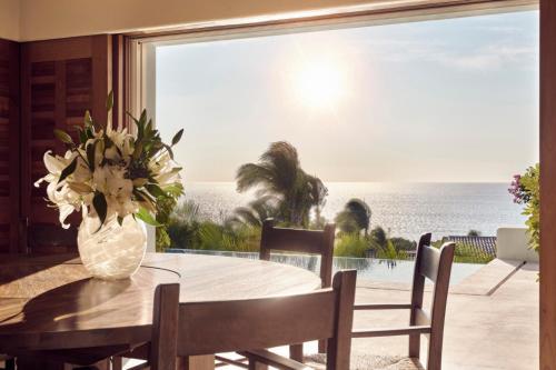 Invierno Ocean-View Villa Five Bedroom