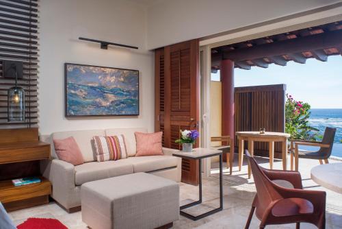 Sol Oceanfront Villa Five Bedroom