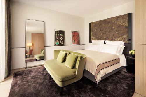 One-Bedroom Junior King Suite with Garden View