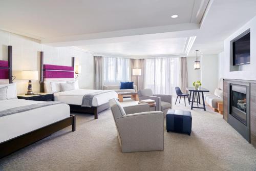 Premium Mountain Side 2 Queen Beds