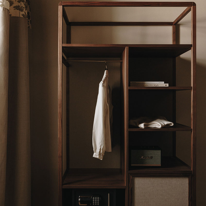 Petite Room