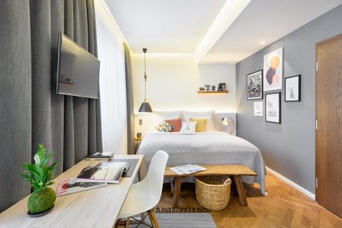 Superior Double or Twin Room with Terrace