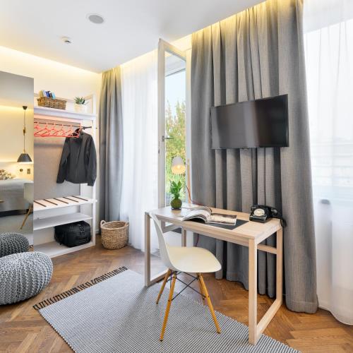 Superior Double or Twin Room with Terrace