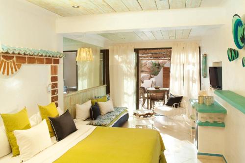 Superior Queen Room with Garden View