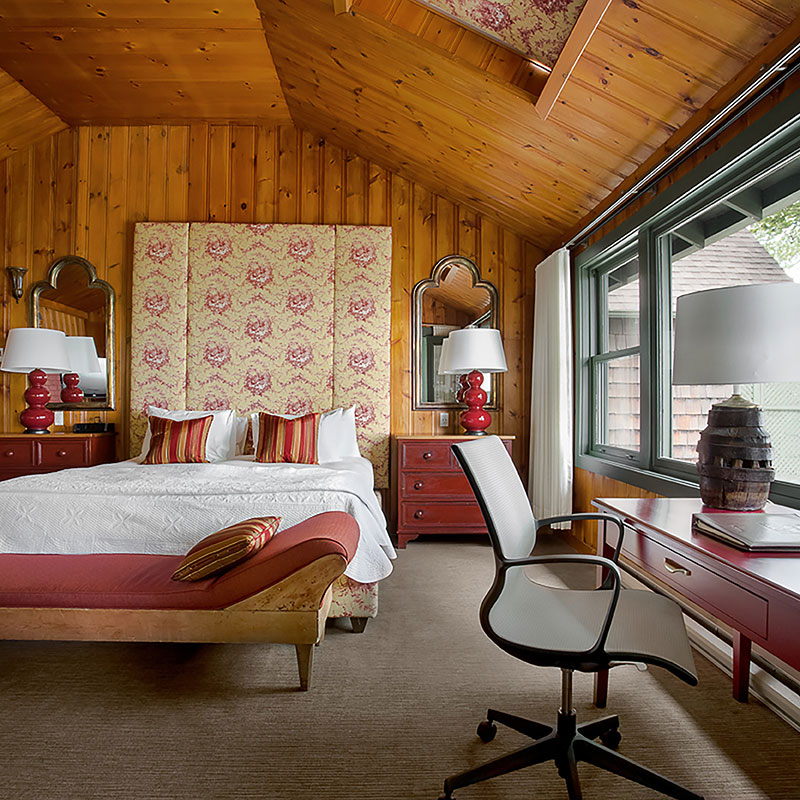 Pine Suite