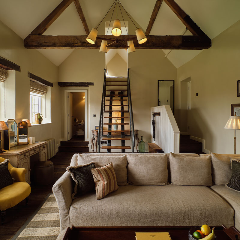 Coach House Medium