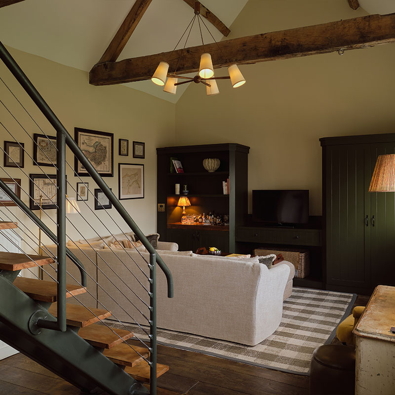Coach House Medium