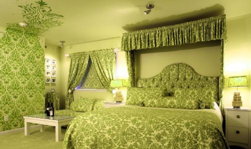Maria's Curtains