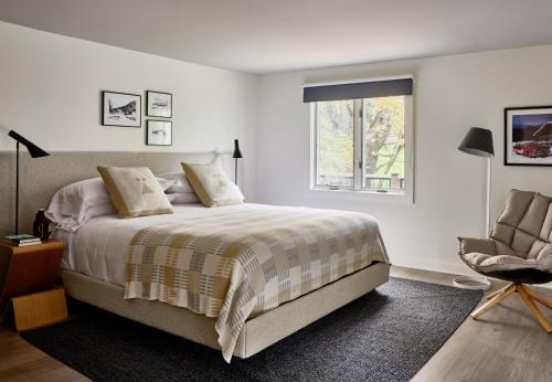Deluxe Riverside King W/Patio