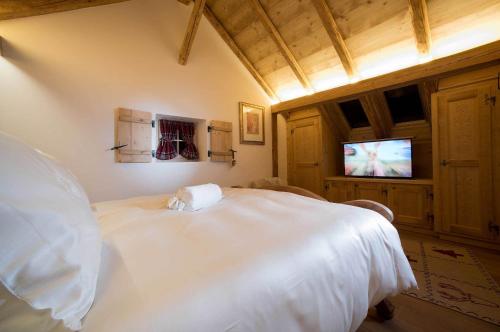 Deluxe King Suite