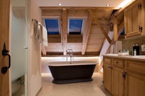 Deluxe King Suite