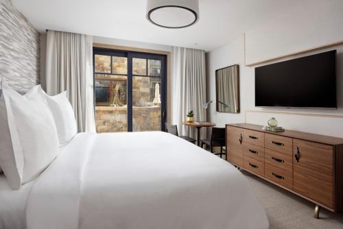 Pyramid Three Bedroom Suite