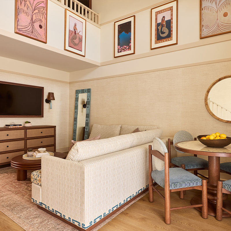 Harbor King Suite