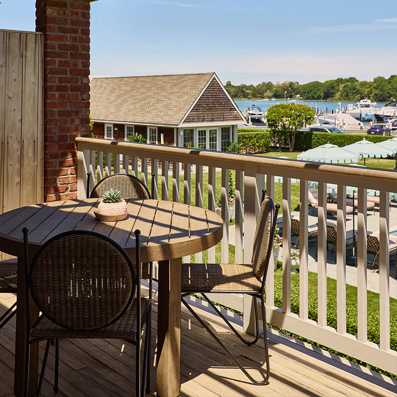 Harbor King Suite