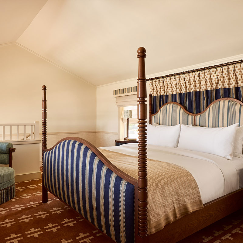 Harbor King Suite