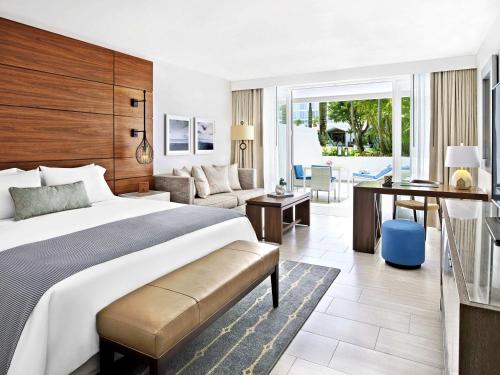 Poolside Villa with King Bed and Terrace