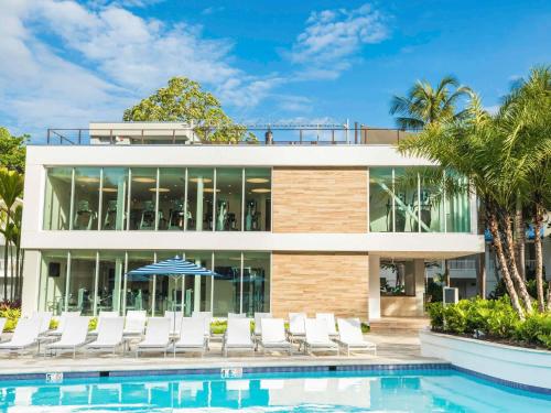 Oceanside Villa with 1 King Bed and Terrace