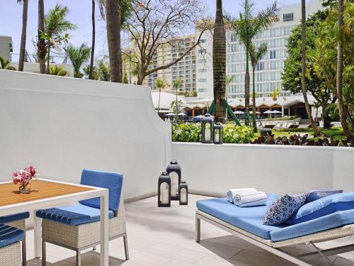 Poolside Villa with Terrace and Bathtub  - Mobility Accessible