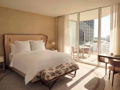 Intracoastal King Accessible King Room 