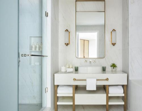 Accessible Corner City Suite