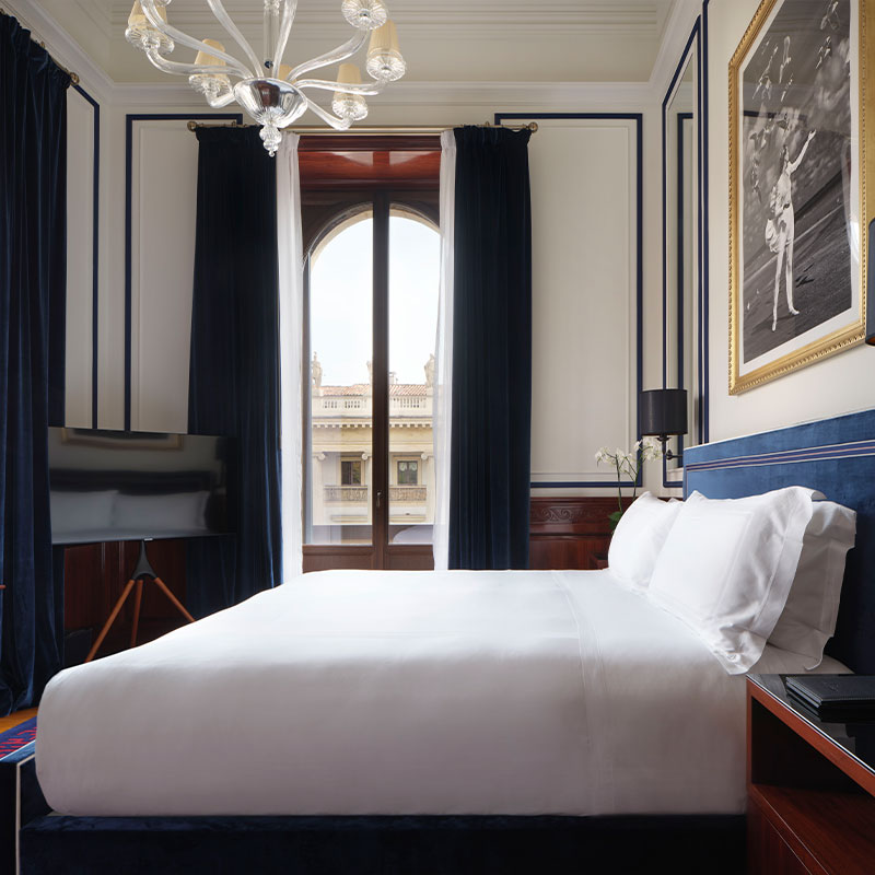 Premier Corner Room