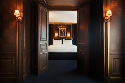  Three bedroom Executive Suite