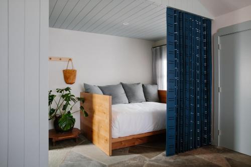 One Bedroom Apartment