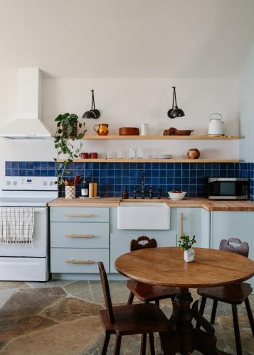 One Bedroom Apartment