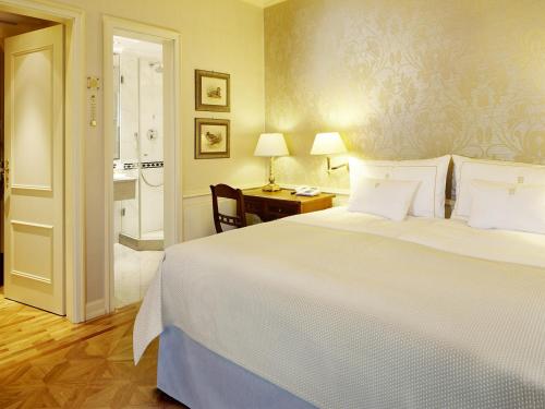 Double Room (1 Adult)
