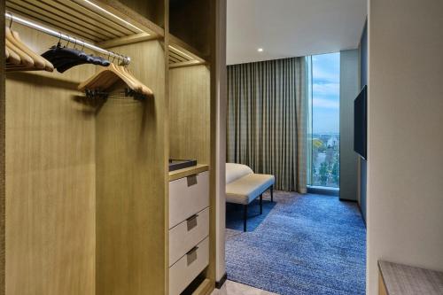 Metropolitan Suite