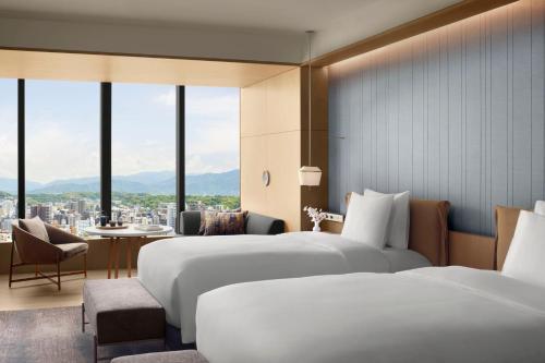Club level, Club Guest room, 2 Doubles, Skyline view
