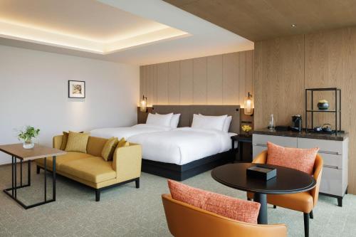 Euphoria Premier Corner Twin Room with Park View
