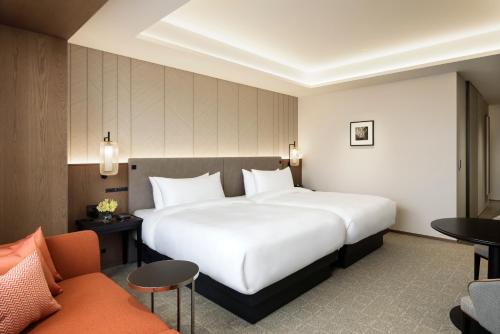 Euphoria Deluxe Twin Room with City View