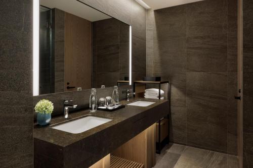 Euphoria Deluxe Twin Room with City View