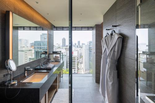 Euphoria Premier Corner King Room with Park View