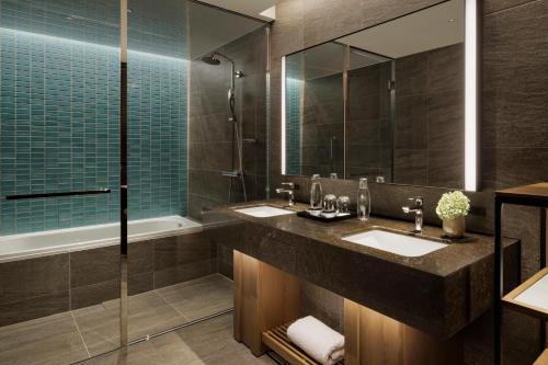 Euphoria Premier Corner King Room with Park View