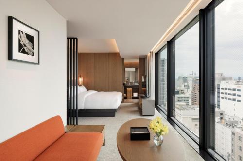 Euphoria Premier King Room City View with Butler Box 