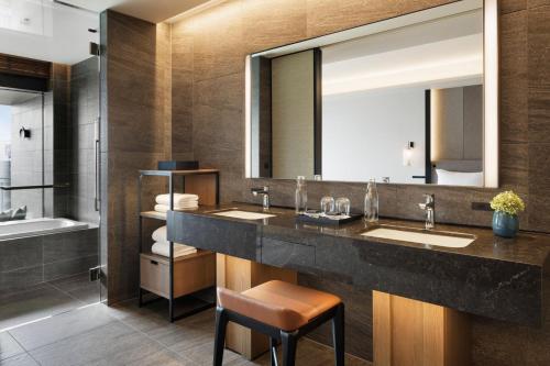Euphoria Premier King Room Park View with Balcony