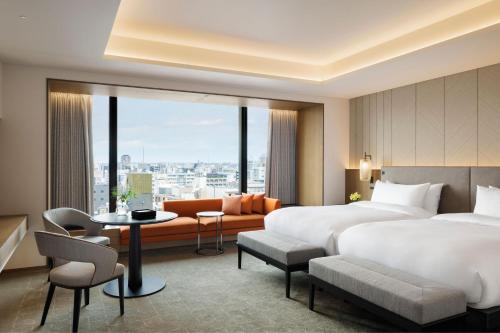 Euphoria Premier Twin Room with City View