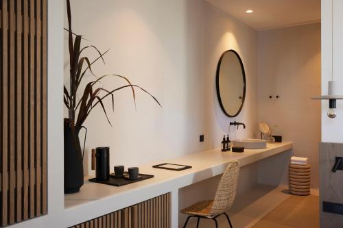 Junior Suite with Garden View