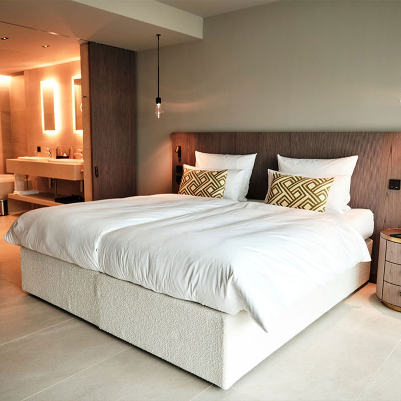 Comfort Room with Urban view