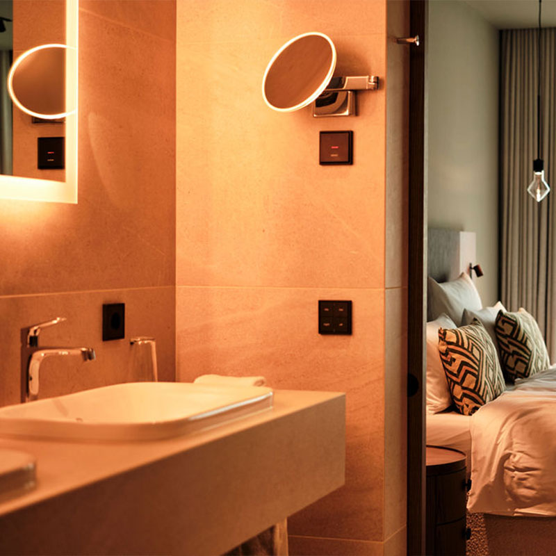 Comfort Room with Urban view