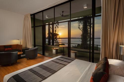Luxury Panoramic King Room