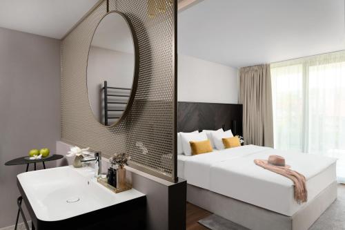 Superior room with courtyard or parking view