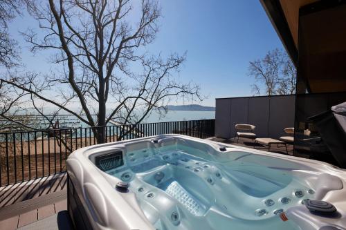 Romantic Spa Suite