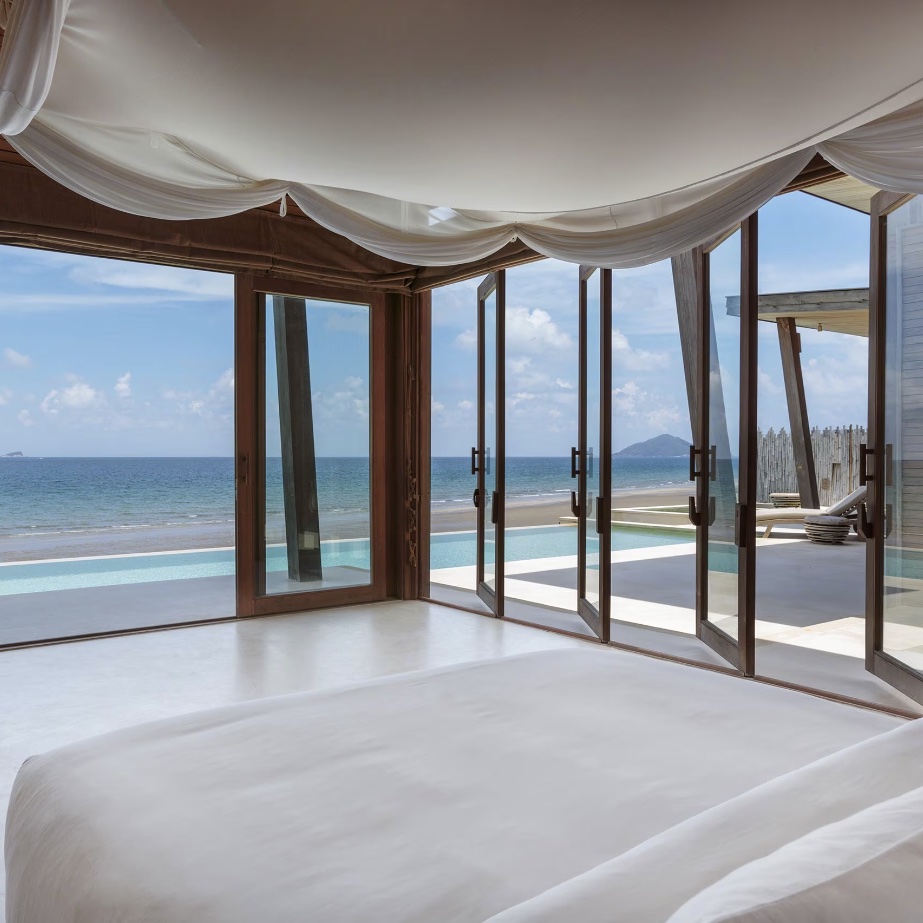Beachfront 4-Bedroom Pool Villa