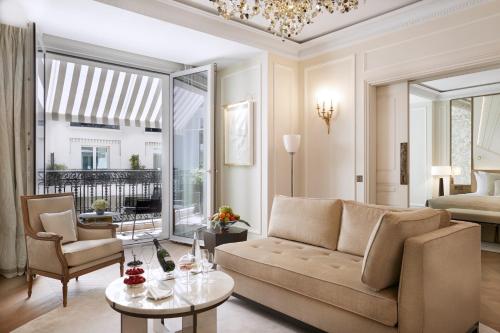 Suite with City or Patio view