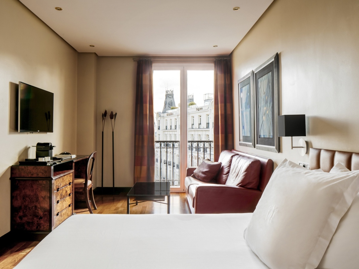 Superior Room with View
