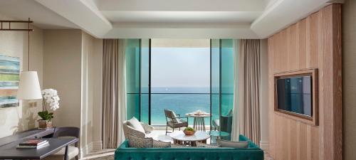 Queen Room – Disability Access